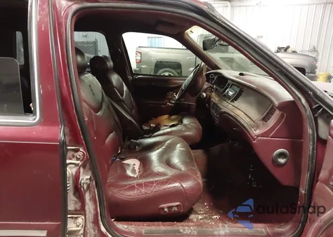 1996 Lincoln Town Car Cartier z USA, uszkodzony, nr VIN 1LNLM83W3TY607897